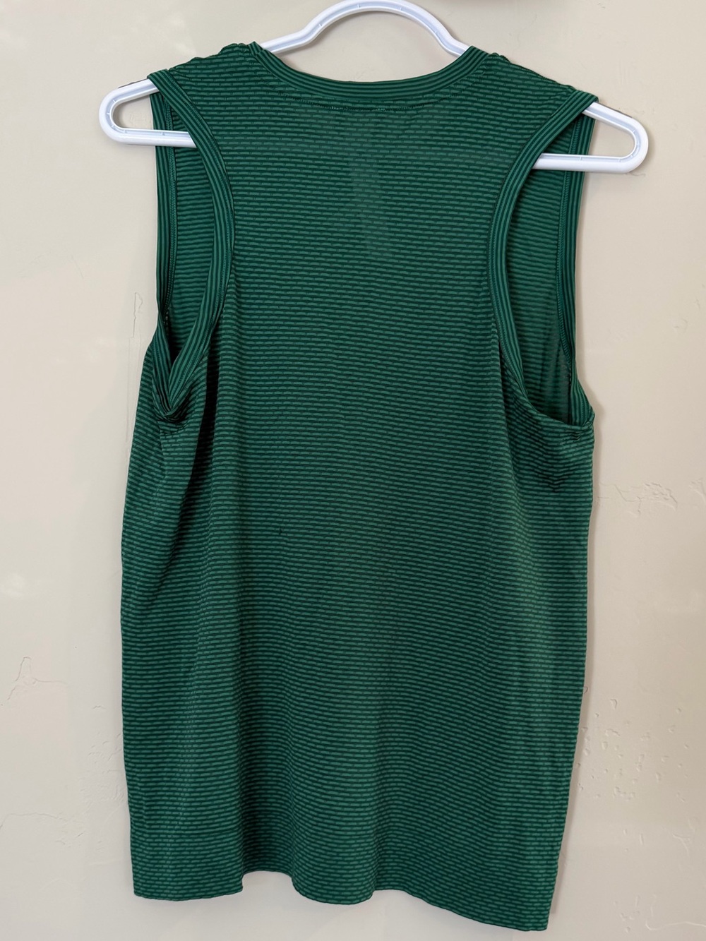 Oiselle flow tank in green